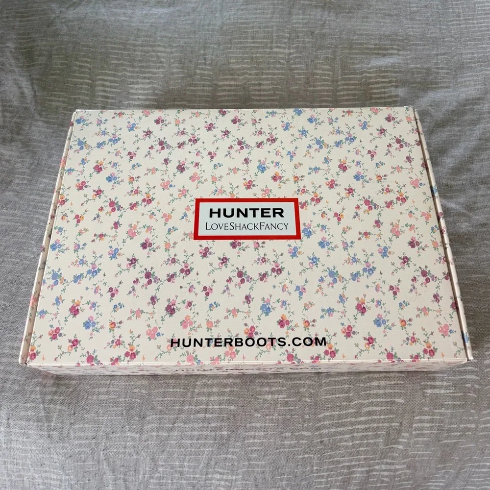 Hunter Pink and Cream Floral Gift Box Set - Picture 2 of 4